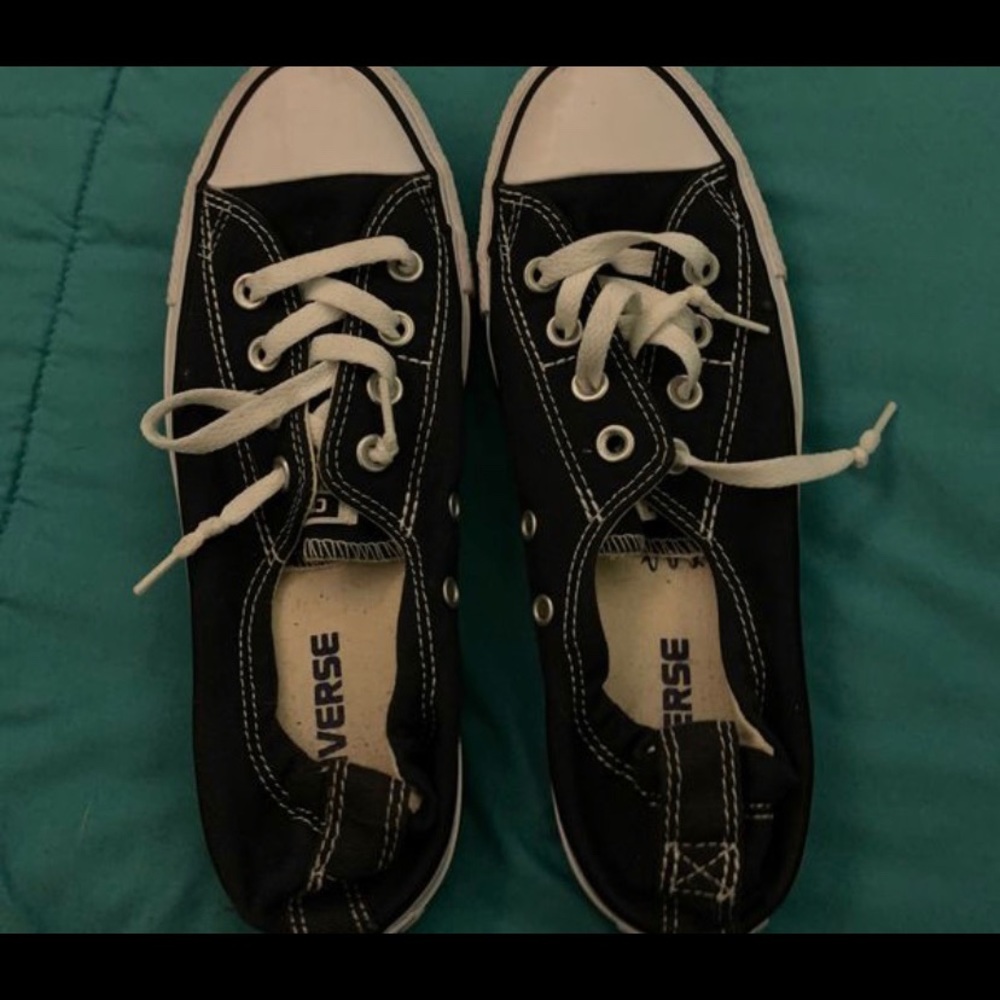 Converse Navy Blue Size 8 Sneakers!